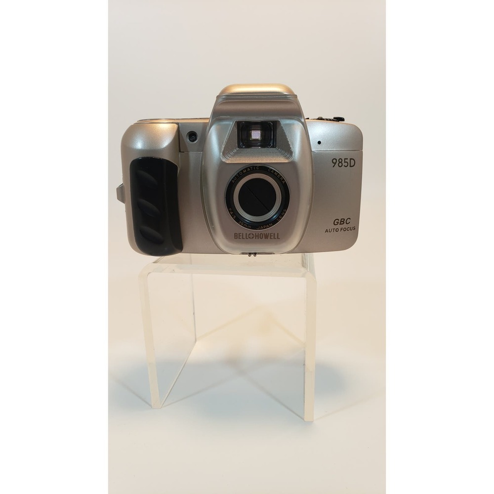 Bell and Howell 985D Auto Flash 30mm Focus Free Camera & Carry Case